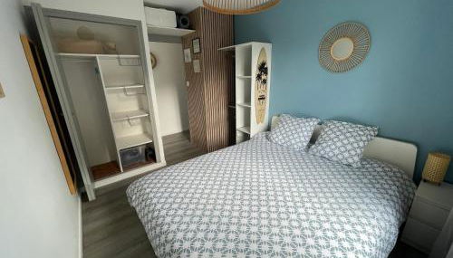 Appartement avec chambre, terrasse et jardinet proche plage, forêt pins, piste cyclable, lac - Foto 2, wardrobe