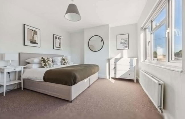 Fern House - Cosy 3 Bedroom House With Garden - Photo 3