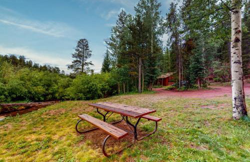 Deck and Mtn Views! Family A-Frame Cabin in Bailey - Foto 3