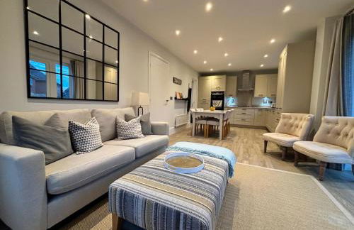 Show home Chester, Chester Zoo, Cheshire Oaks - Photo 1