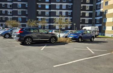 MR Living I modernes Apartment mit Einzelbetten, voll ausgestattete Küche, Balkon, WLAN, Parkplatz, ideal für Monteure I GI03 - Photo 9