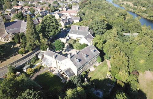 10 Bed Stunning House in village, with Hot Tub - Photo 5