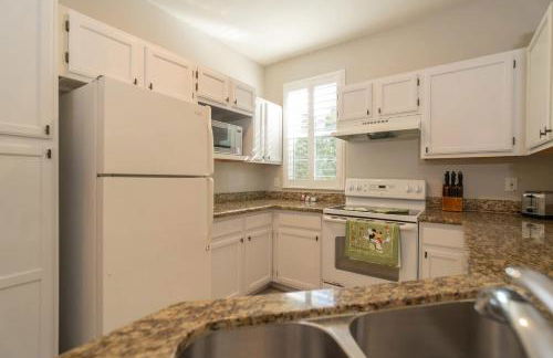 Magical Themed 3BR Townhouse Near the Parks - Foto 59