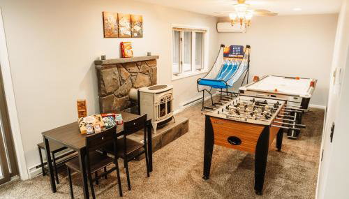 Hunter Haven - Luxury Cabin Near Mountain Ski Resort - Foto 5, Game Room