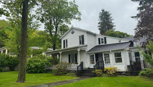 Book Village Inn - Twain Room Queen Bed - Foto 3