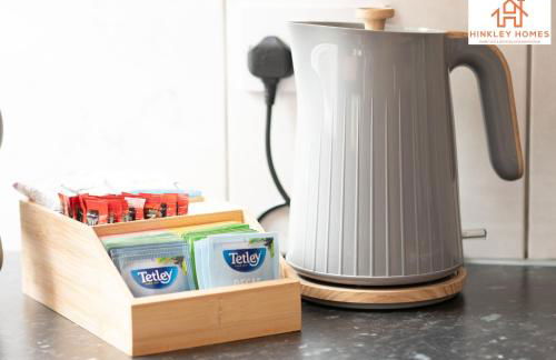 Large Home - Free Parking-WiFi By Hinkley Homes Short Lets & Serviced Accommodation - Foto 23