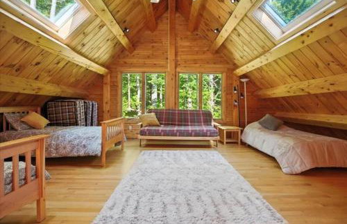 Lakefront Log Home on Huge Lake in Private Cove - Foto 13