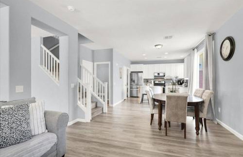 4BR Family Oasis with Gym and BBQ Near Vegas Strip - Photo 20