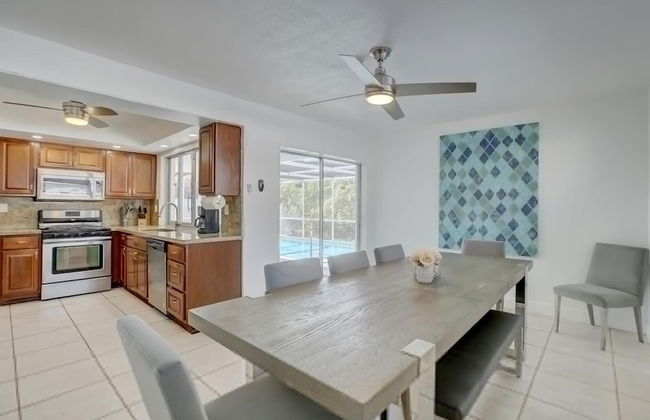 Riverfront King Bed Pool Nearby Beach - Foto 3