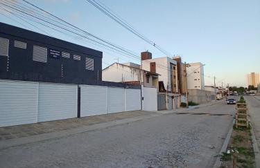 Flat 03 Tranquilo, prático e com ótima localização - Foto 28