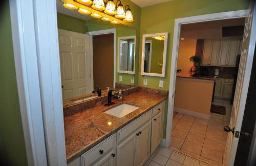 Beachfront Bliss Absolute Gulf Front 2 Bedroom Condo - book now for Spring 2026 - Foto 35