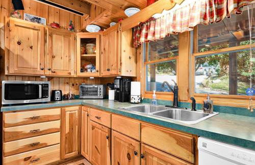 BearHavencabinfun 3 story Log Cabin Mountain View,Hot Tub, sleeps 10 - Foto 30