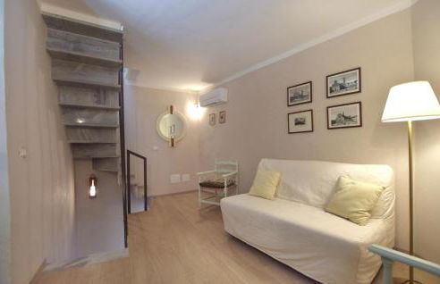 2 Bedroom Lovely Apartment In Gombitelli - Foto 3