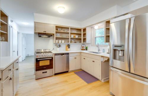 1 Mi to Campus! Creekside Austin Home with Game Room - Foto 7