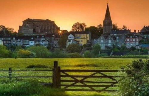 Large 4 bed house in Malmesbury, great for big families - Foto 36