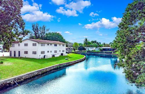 Family & Friends Retreat - Sleeps 19 - PalmWaveStays - Foto 5