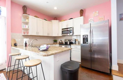 Lipstick & Boots 10 min to Broadway, Music Row, Fun - Foto 2