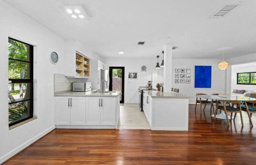 7 Minutes to Beach Saltwater Pool Open Floor Plan - Foto 9