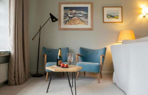 3 The Coastguards, Thorpeness - Only a stones throw from the Beach and very close to famous boating Meare, Country Club and Golf Club - Aldeburgh Coastal Cottages - Foto 13