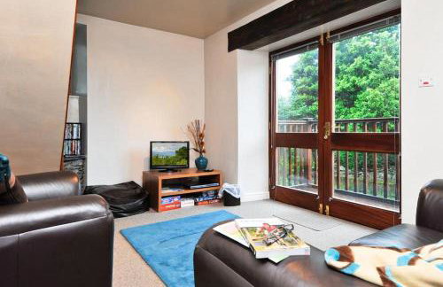 A River Runs By - Foto 2