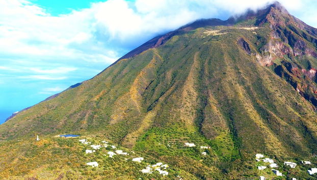Escursione a Stromboli e a Panarea