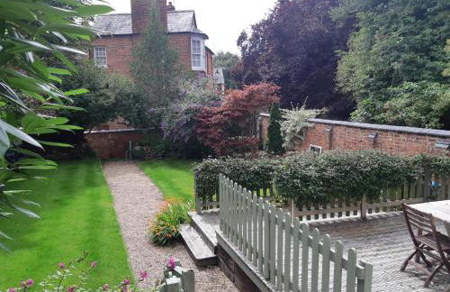 Beautiful Georgian cottage within a private walled garden - Foto 4