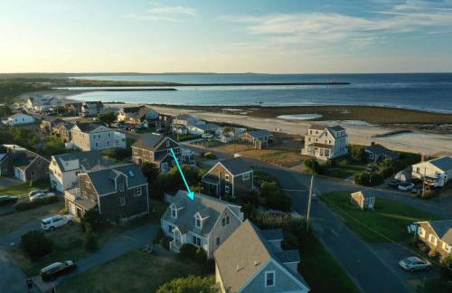 Stunning Home with Water Views - Foto 30