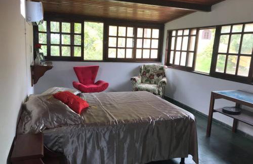 CASA SURYA, Piscina Fantástica, Churrasqueira, Completa, 18 HÓSPEDES na REGIÃO DOS LAGOS - Casa de Campo - Foto 8