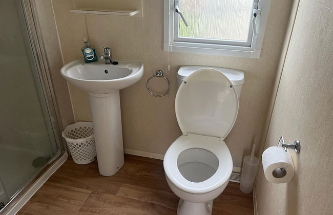 Super Pet Friendly 2 Bedroom Caravan Heacham Beach - Photo 8