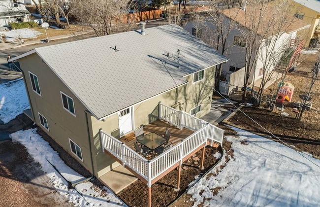 2BR Aptmt Parks Private Deck, Mountain Views! - Photo 31