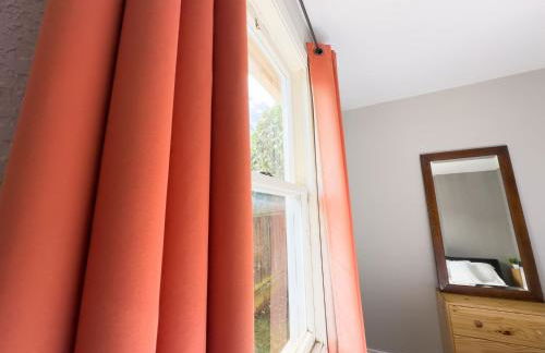 Private Home - #RedwoodSkyWalkRetreat - 5BD, Pro Pool Table, BBQ, Foosball, Darts, Fireplace, Movie Projector, Stereo, Cotton Bedding - Foto 35