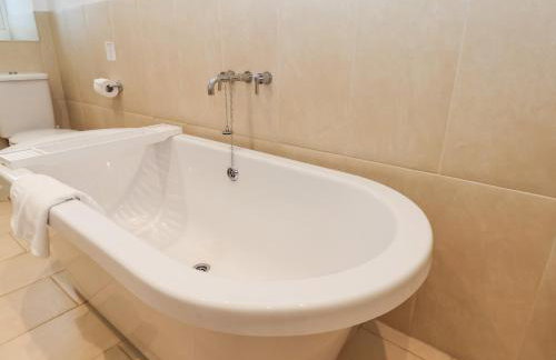 The Farmhouse - Photo 36