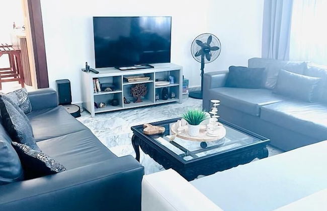 2 Minutes Walk to Beach Huge 3 bdrm Condo with Pool - Photo 47