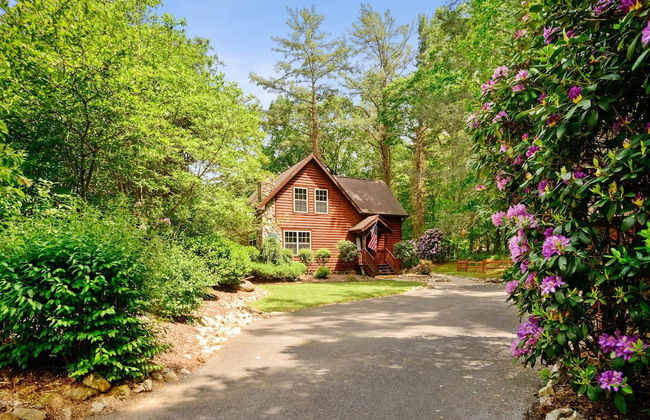 Tree Top Lodge - Gorgeous Lake Cabin With Hot Tub & Magnificent Views Of Forests And Mountains! 3 Bedroom Cabin by Redawning - Foto 52