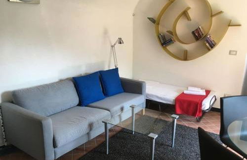 Stunning medieval setting surrounded by mountains - Photo 7