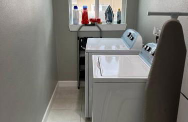 Comfortable Suite with private entrance & private bathroom - Foto 3