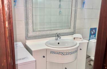 Alexjean cosy apartment close to beach and Dapia - Photo 32