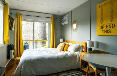 Modern Tiny House with hot tub & river near Stowe - Foto 14