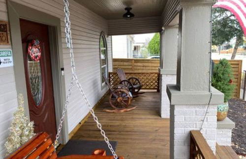 StockYards!-1 block away ! Cowboy Cottage sleeps 9 - Foto 45