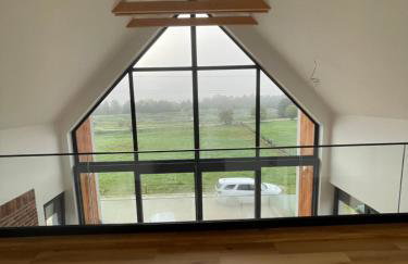 Rumiane pola - stodoła na Mazurach z widokiem na jezioro - Foto 54