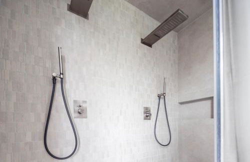 Blue Jay Villa by Rove Travel - Luxe Home with Pool - Foto 30