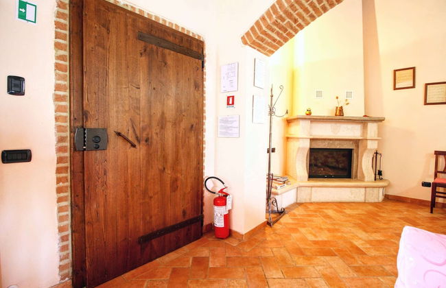 Lovely Farmhouse in Asciano With Swimming Pool - Foto 2