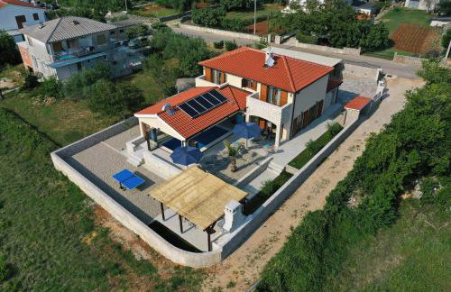 Villa Muskatel KRK -with heated covered pool - Photo 18