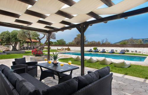 Marble Pool Villa - Photo 6