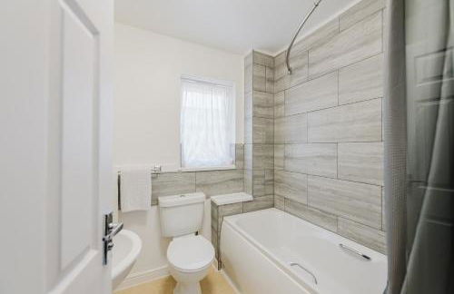 Grantham Stays, 3BR Home, Long Work Stays & Parking - Foto 11