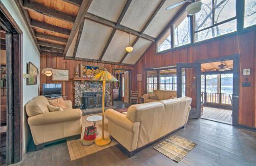 Authentic Retreat w/ Private Dock on Coosa River! - Foto 4