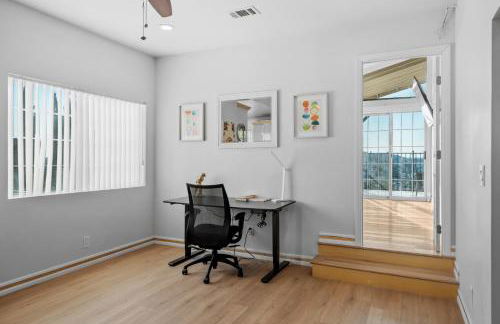 Entire Private Home with 4 Bedrooms 2 Bathrooms, Pool, View, 4 Parking, King Bed, Big Yard, Available Now - Foto 38