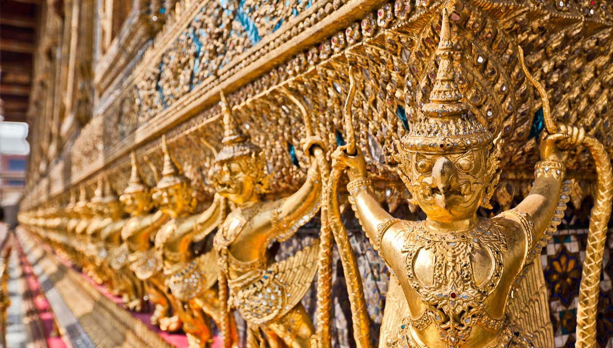 Detalles en el templo Wat Phra Kaew