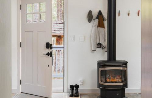 The Harold, Forested retreat with firepit - Foto 11