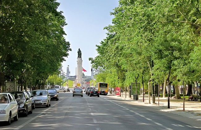 Lisbon Half Day Shopping Tour - Photo 4